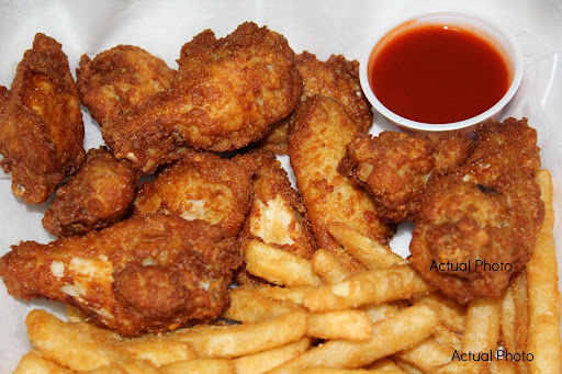 Pizza Restaurant «Alan D Liquor», reviews and photos, 2300 W Auburn Rd, Rochester Hills, MI 48309, USA