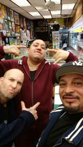 Tattoo Shop «Hollywood Tattoos», reviews and photos, 104 Market St, Newark, NJ 07102, USA