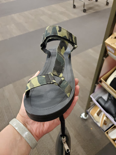 Shoe Store «DSW Designer Shoe Warehouse», reviews and photos, 2915 Harrison Ave NW, Olympia, WA 98502, USA