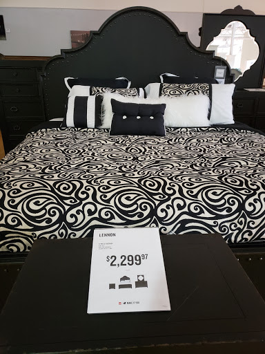 Furniture Store «American Signature Furniture», reviews and photos, 1924 W International Speedway Blvd, Daytona Beach, FL 32114, USA