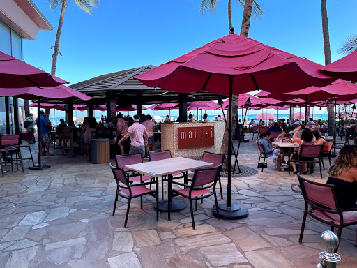 Bars with atmosphere in Honolulu