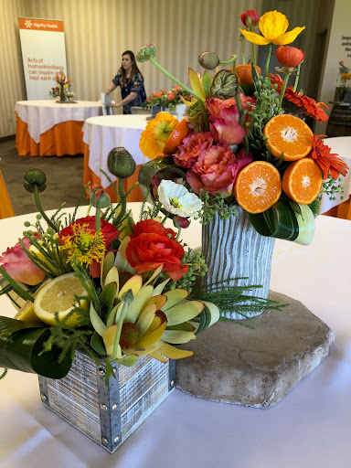 Florist «K & M Floral & Interior Plant Designs», reviews and photos, 537 Main St, Woodland, CA 95695, USA