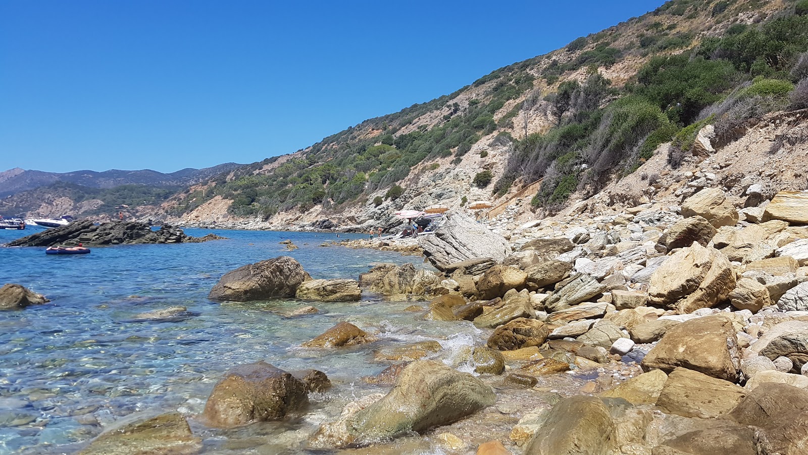 Photo of Cala Purgatorio with straight shore