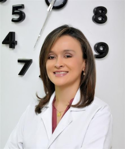 Dra. Elvia Zenaida Quevedo Martinez, Dermatólogo
