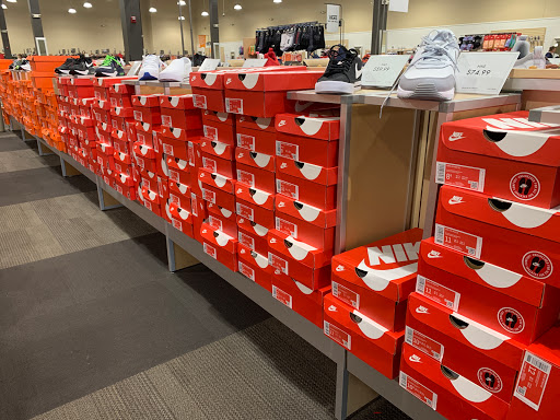 Shoe Store «DSW Designer Shoe Warehouse», reviews and photos, 1300 Huguenot Rd, Midlothian, VA 23113, USA