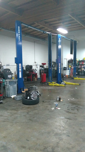 Auto Repair Shop «Horizon Collision Center Complete Auto Repair & Body Shop», reviews and photos, 3252 W Rosecrans Ave, Hawthorne, CA 90250, USA