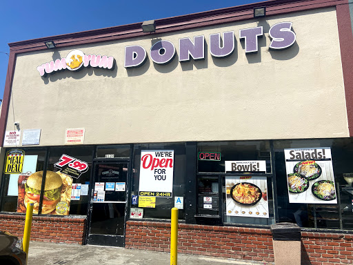 Donut Shop «Yum Yum Donuts», reviews and photos, 8139 W Manchester Ave, Playa Del Rey, CA 90293, USA