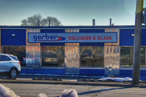 Auto Body Shop «Gerber Collision & Glass», reviews and photos, 801 N State St, Elgin, IL 60123, USA