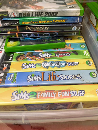 Thrift Store «Village Discount Outlet Store 12», reviews and photos, 4635 N Elston Ave, Chicago, IL 60630, USA