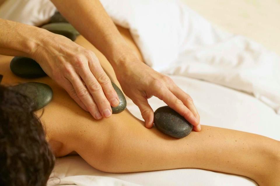 Hand and Stone Massage and Facial Spa 85044