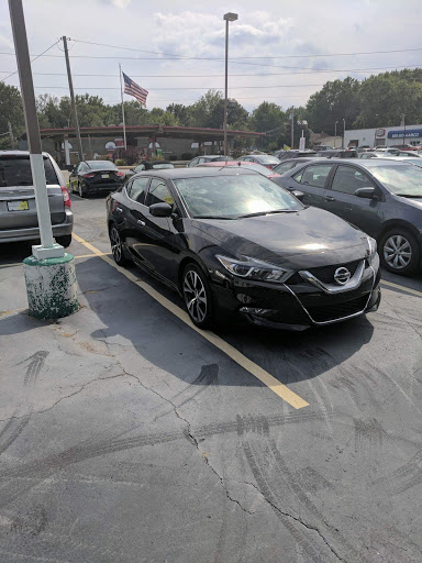 Used Car Dealer «Hertz Car Sales St. Louis», reviews and photos, 1285 N Hwy 67, Florissant, MO 63031, USA