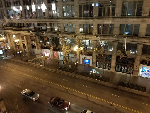 Movie Theater «AMC DINE-IN Block 37», reviews and photos, 108 N State St #434, Chicago, IL 60602, USA