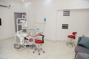 Hilton Dental Clinic Lekki image