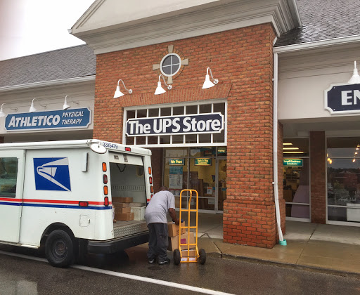 Shipping and Mailing Service «The UPS Store», reviews and photos, 5195 Hampsted Village Center Way, New Albany, OH 43054, USA