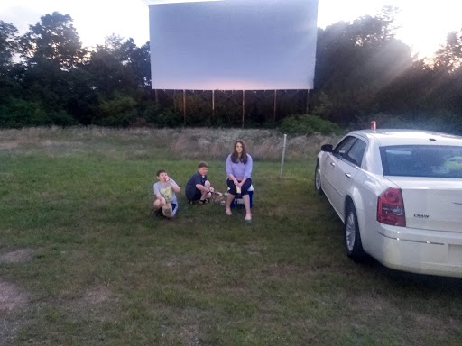 Drive-in Movie Theater «Stone Drive-In Theatre», reviews and photos, 808 Theatre Ln, Mountain View, AR 72560, USA