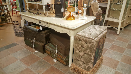 Furniture Store «3 Vintage Chicks», reviews and photos, 13012 N Cave Creek Rd, Phoenix, AZ 85022, USA