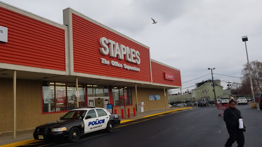 Office Supply Store «Staples», reviews and photos, 135 Bloomfield Ave, Bloomfield, NJ 07003, USA