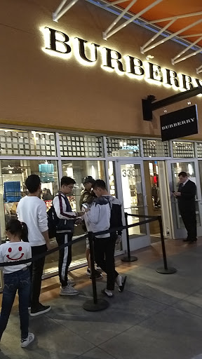 Burberry Outlet