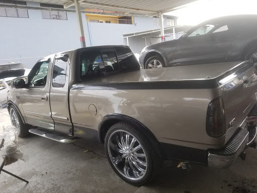 Auto Body Shop «J & H Auto Body», reviews and photos, 2632 E 55th St, Huntington Park, CA 90255, USA