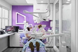 Dentiste Cergy Cabinet Dentaire du Bontemps Orthodontie Implant Dentaire Invisalign image