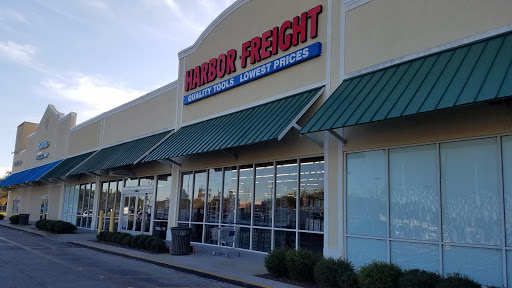 Hardware Store «Harbor Freight Tools», reviews and photos, 1317 E Osceola Pkwy, Kissimmee, FL 34744, USA