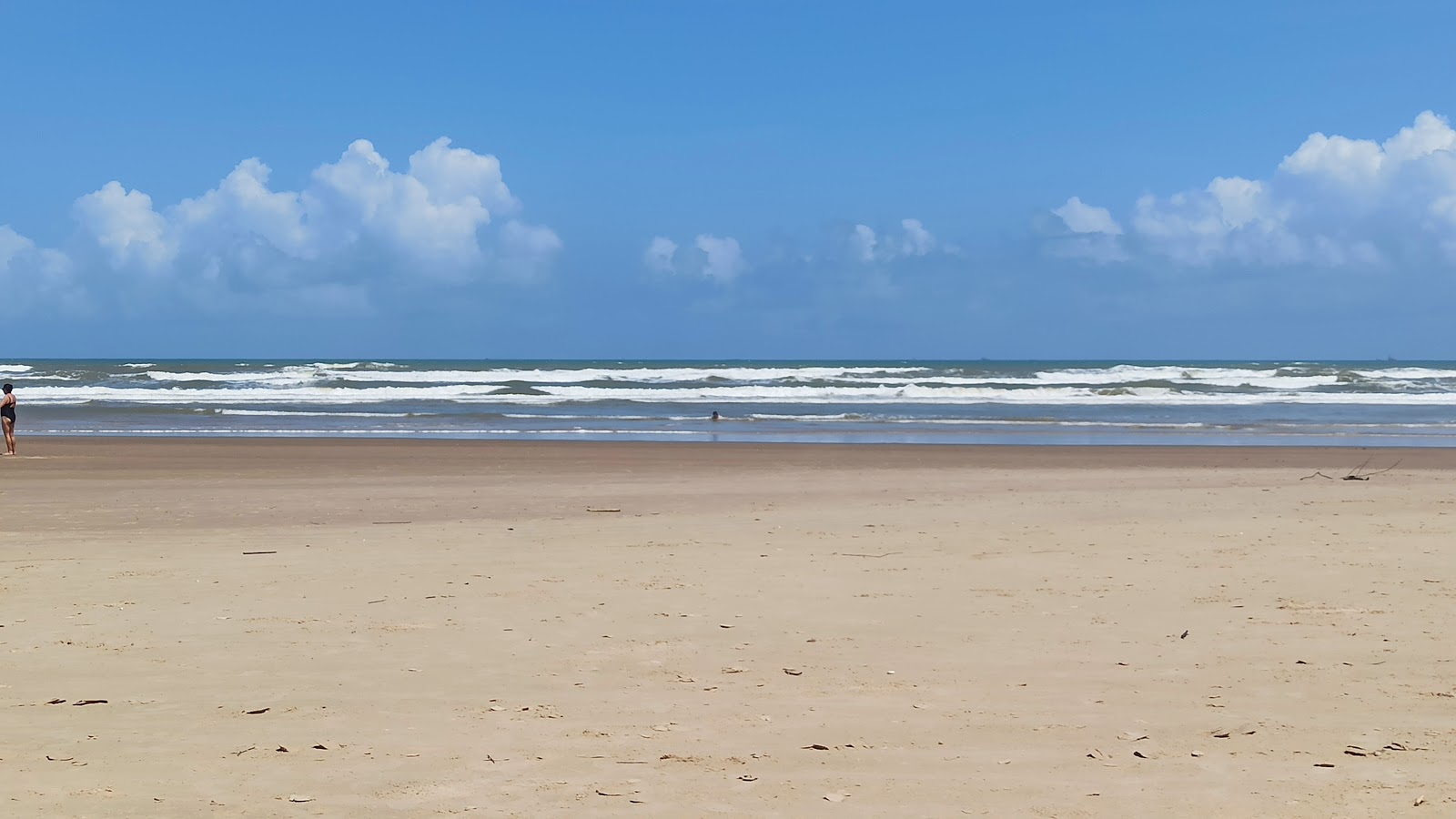 Zdjęcie Praia de Aruana z powierzchnią turkusowa czysta woda