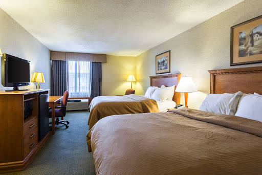 Hotel «Clarion Inn And Summit Center», reviews and photos, 852 N Gloster St, Tupelo, MS 38804, USA