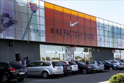 Nike Las RozasAv. del Noroeste, s/n, 28232 Rozas de Madrid, Madrid
