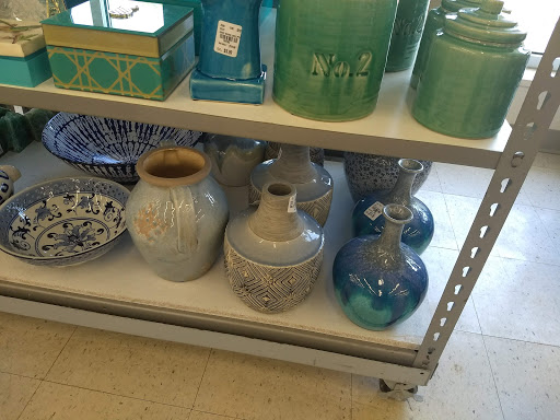 Home Goods Store «Tuesday Morning», reviews and photos, 23314 Farmington Rd, Farmington, MI 48336, USA