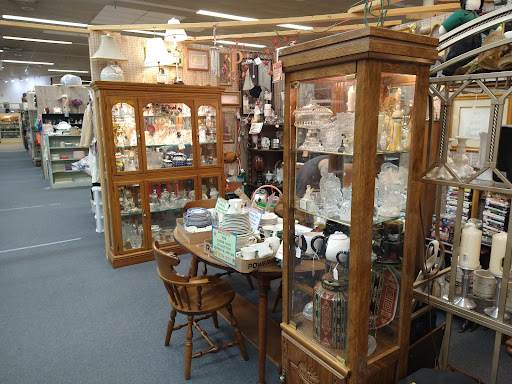 Antique Store «Vendor City Antiques, Flea Market & Cosignment», reviews and photos, 537 S Reed Rd, Kokomo, IN 46901, USA
