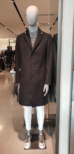 Stores to buy men's trench coats Toronto