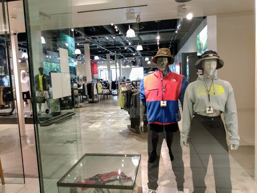 Clothing Store «The North Face», reviews and photos, 8702 Keystone Crossing, Indianapolis, IN 46240, USA