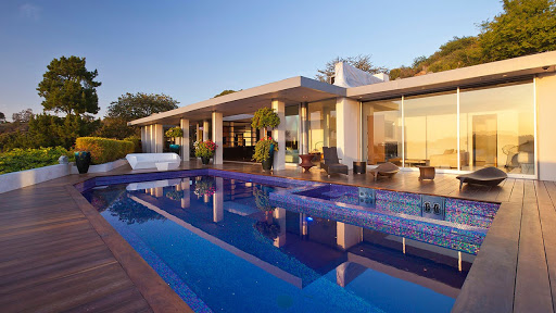 Erik Brown - Compass Real Estate Agent in Beverly Hills, CA image