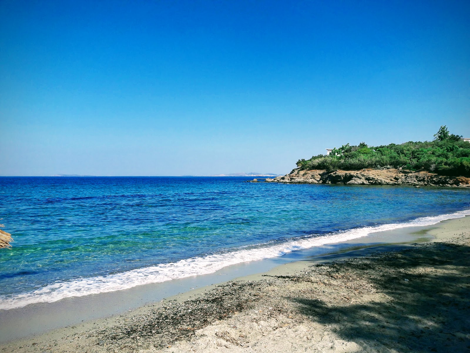 Foto von Paralia Saronida II mit teilweise sauber Sauberkeitsgrad