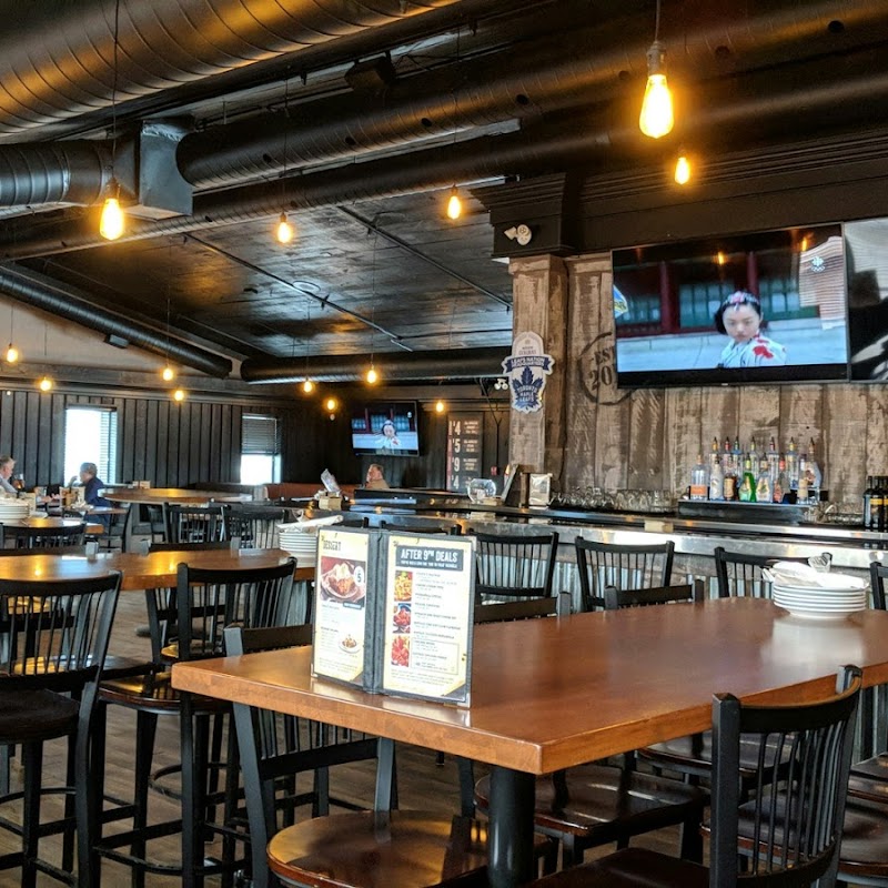 Chuck's Roadhouse Bar & Grill