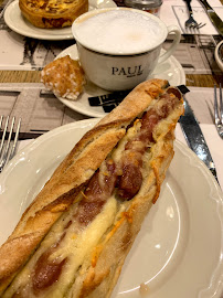 Sandwich du Restaurant servant le petit-déjeuner PAUL à Paris - n°11