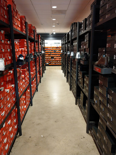 Clothing Store «Nike Factory Store», reviews and photos, 603 Stanley K Tanger Dr, Lancaster, PA 17602, USA