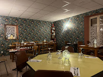 Atmosphère du Restaurant Le Relais de Sainte Colombe à Treigny-Perreuse-Sainte-Colombe - n°1