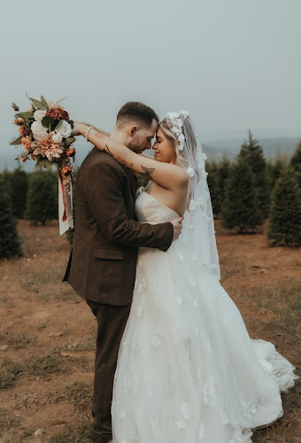 Samantha Sky Photography | Oregon Wedding Photographer