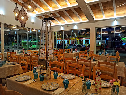 Restaurante Martín Playa - P.º Marítimo Rey de España, 107, 103, 29640 Fuengirola, Málaga, Spain