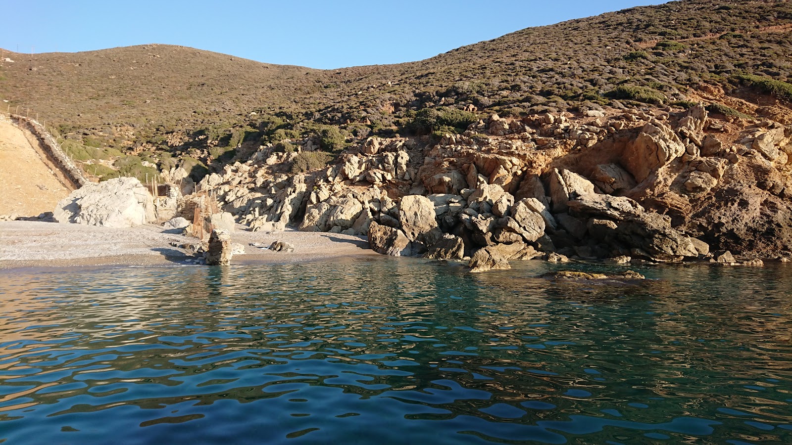 Fotografija Apityki z turkizna čista voda površino