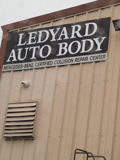 Auto Body Shop «Ledyard Street Auto Body», reviews and photos, 65 Elliott St E, Hartford, CT 06114, USA