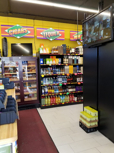 Liquor Store «Gold Crown Liquors Store», reviews and photos, 3425 N Clark St, Chicago, IL 60657, USA