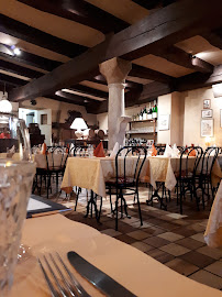 Atmosphère du Restaurant Le Petit Rolin à Autun - n°12