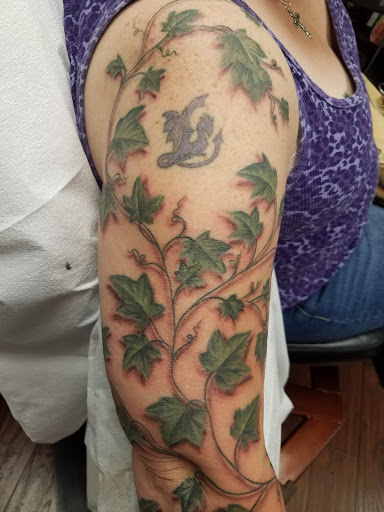 Tattoo Shop «Trilogy Tattoo Co», reviews and photos, 701 Lynnhaven Pkwy, Virginia Beach, VA 23452, USA