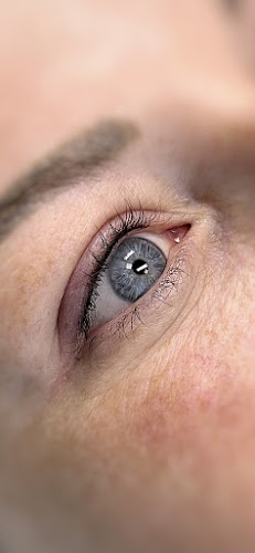 Maquillage semi-permanent et extension de cils à Lausanne Telefonnummer