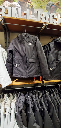 Clothing Store «The North Face Outlet», reviews and photos, 127 Premium Outlets Dr #633, Monroe, OH 45050, USA