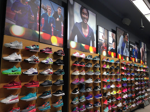 Shoe Store «Finish Line», reviews and photos, 4200 Conroy Rd #120, Orlando, FL 32839, USA