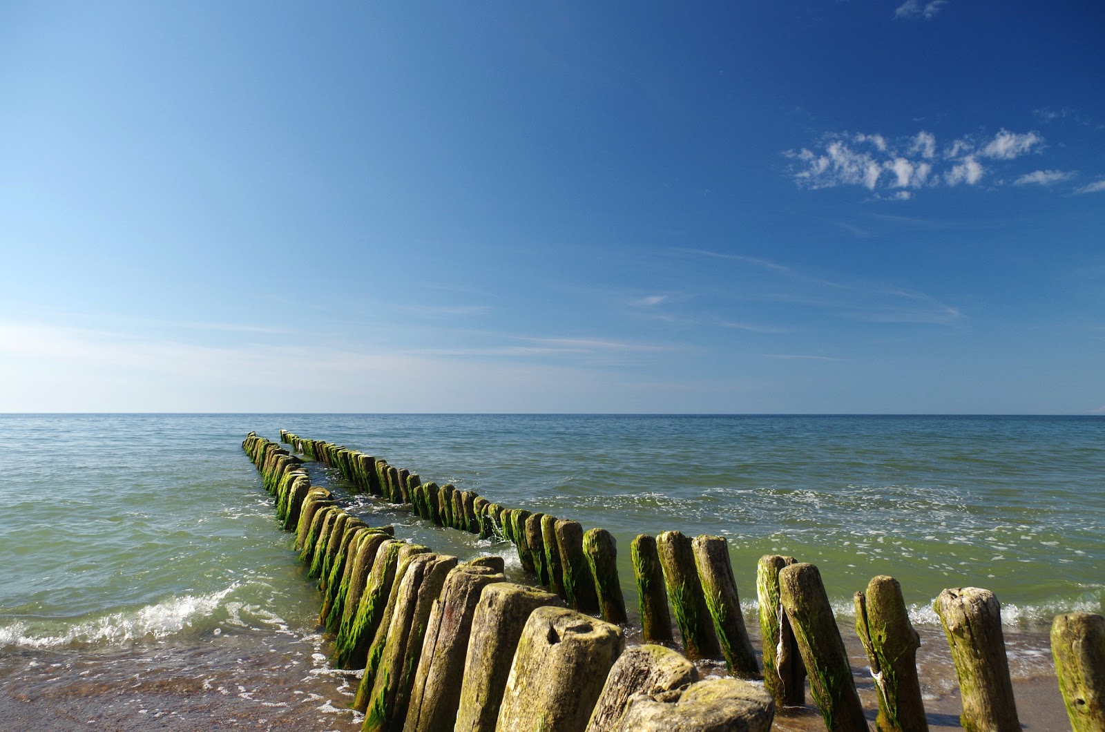 Fotografija Lestniza k moryu z dolga ravna obala