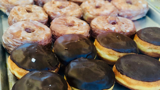 Donut Shop «Donut Hut», reviews and photos, 2025 W Magnolia Blvd, Burbank, CA 91506, USA